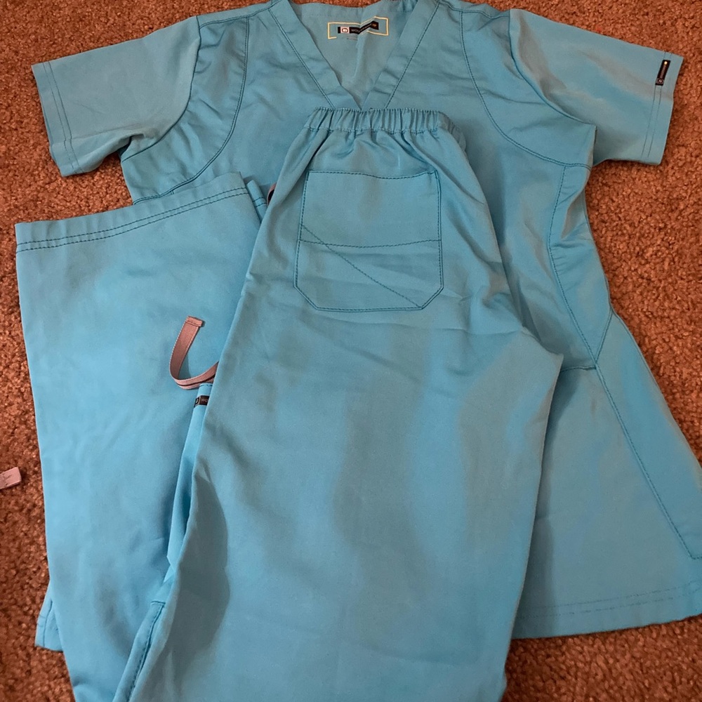 scrub set